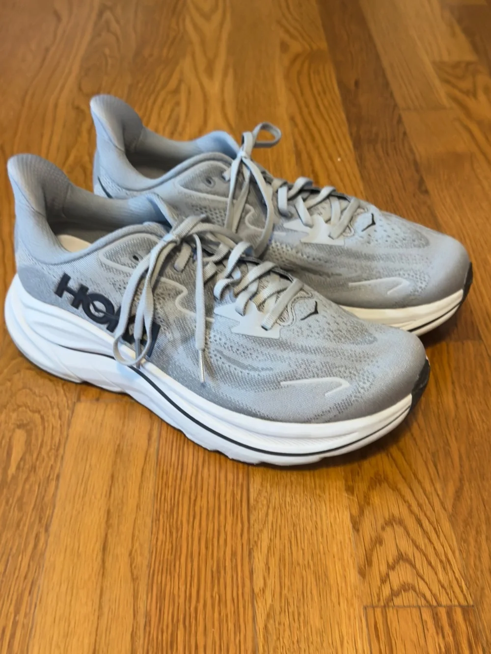 Hoka Men's Athletic Shoes - Light Gray and White Hoka One Bondi 8 Guc
